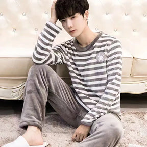 Pijama de flanela de inverno masculino, versão coreana do listrado acolchoado